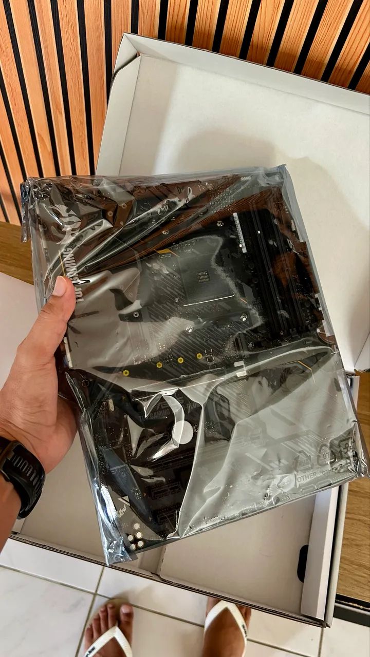 PLACA-MÃE ASUS TUF GAMING X570-PLUS - Foto 2