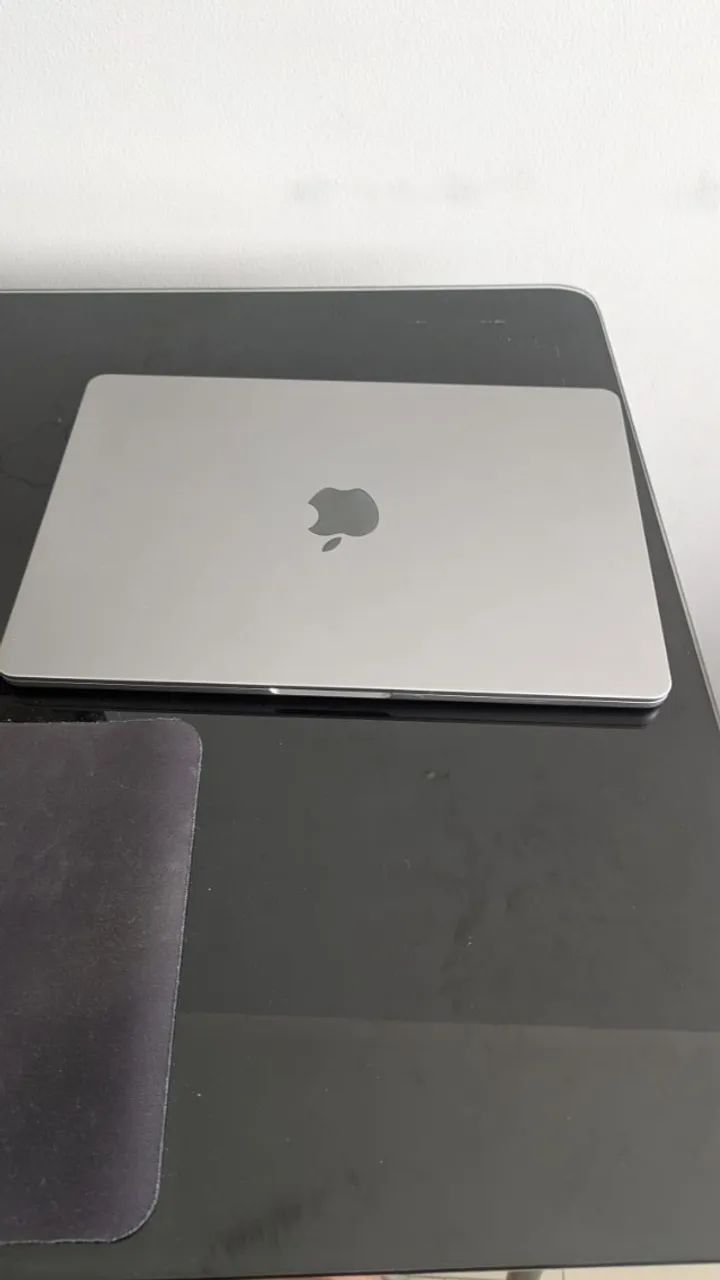MACBOOK AIR M2- 8GB / 256 SSD