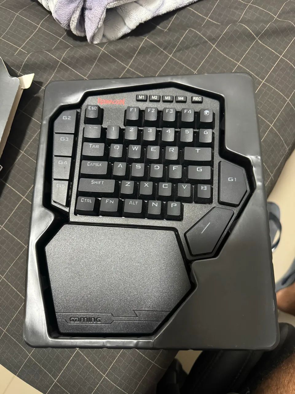 Redragon K585 DITI Wired RGB  - Foto 3