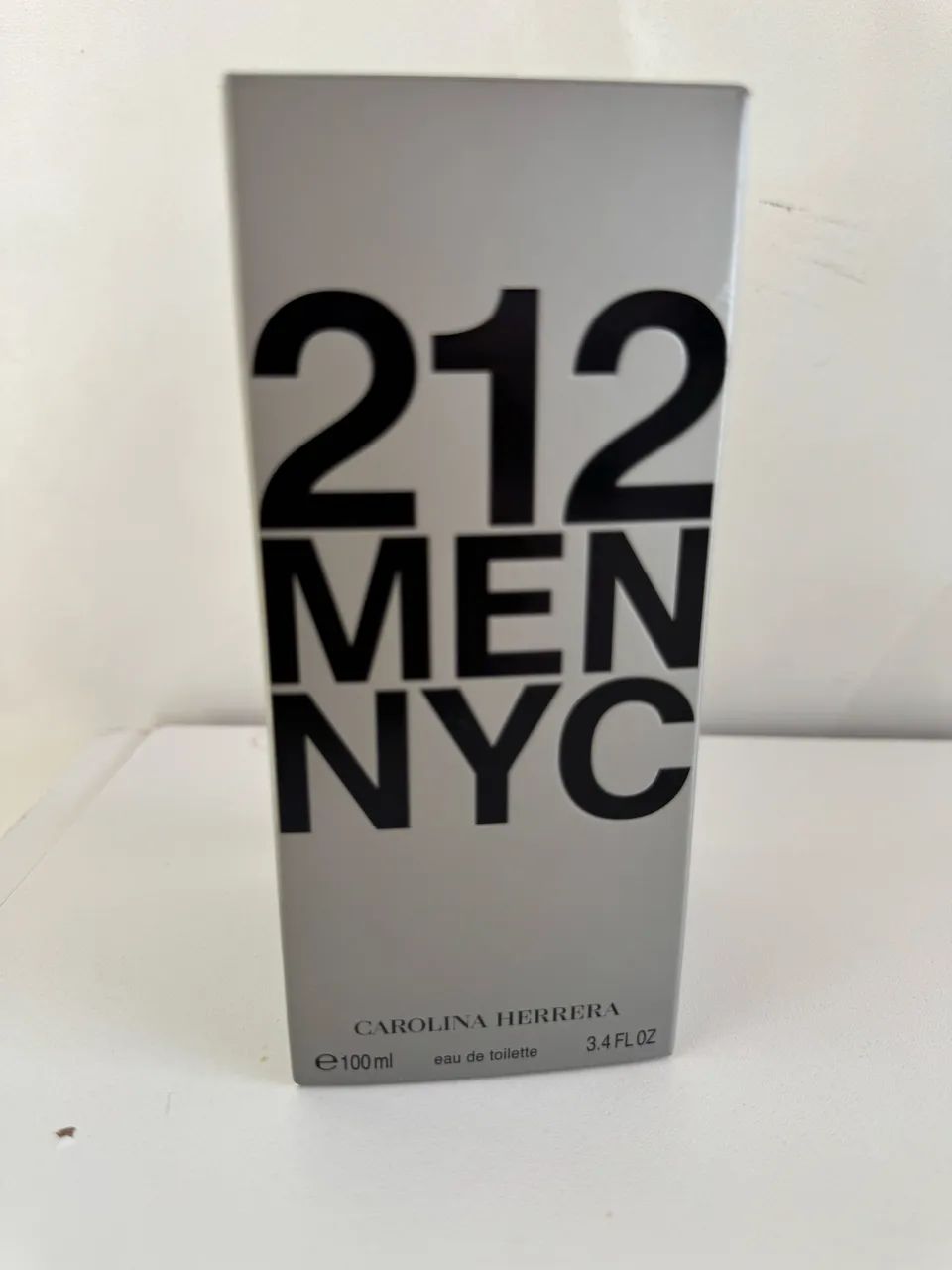 Perfume Carolina Herrera 212 Men NYC Masculino 100ml - Foto 4