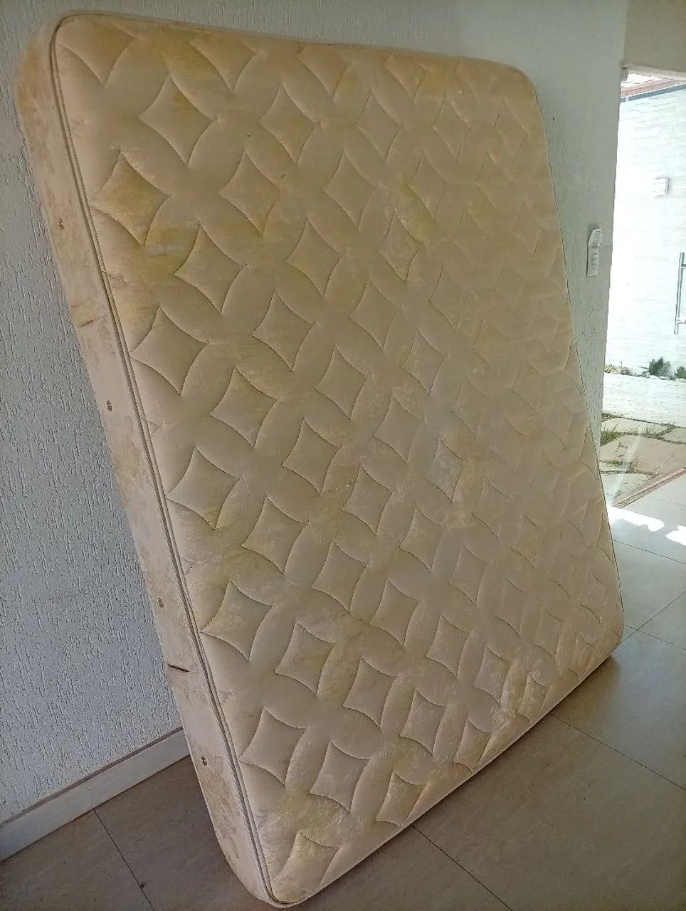 Cama completa com criados e colchão  - Foto 5