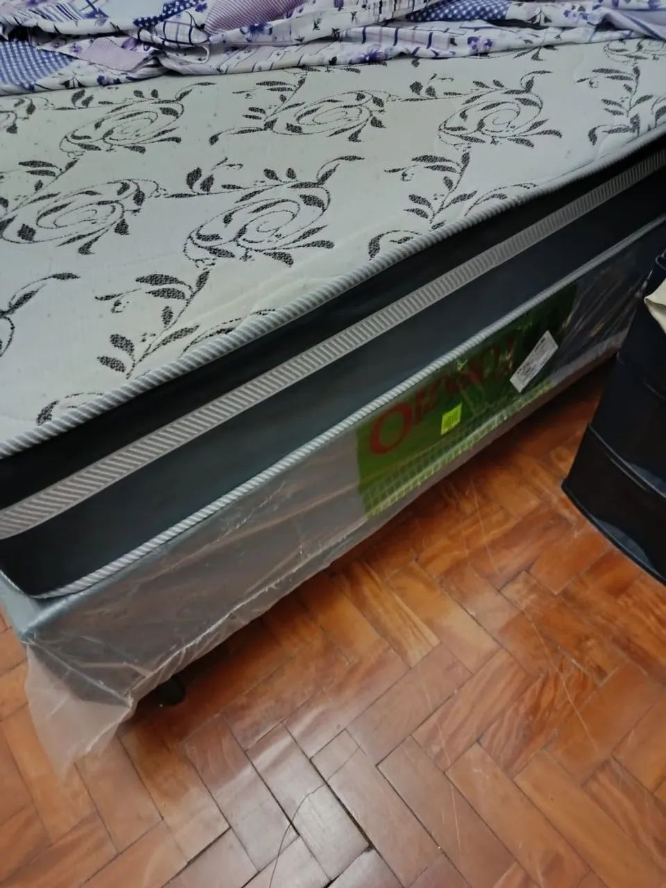 Double bed frame65576113809537122