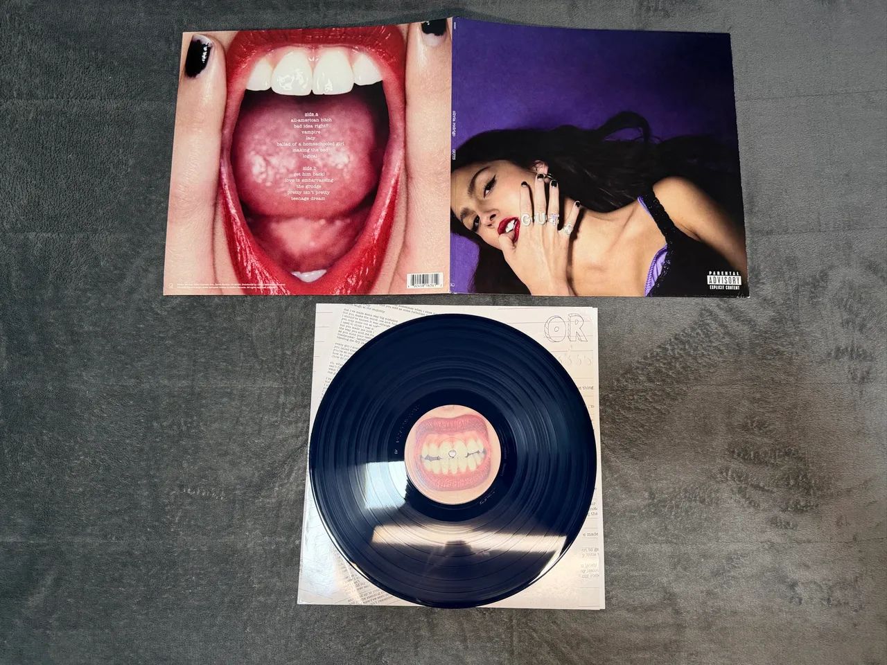 VINIL OLIVIA RODRIGO - GUTS (DARK BLUE) - Foto 2