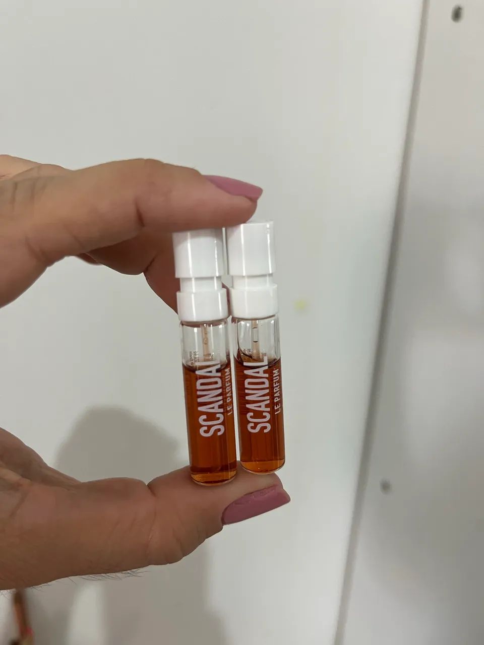 Scandal Le Parfum - 1,5 ml (2 amostras)