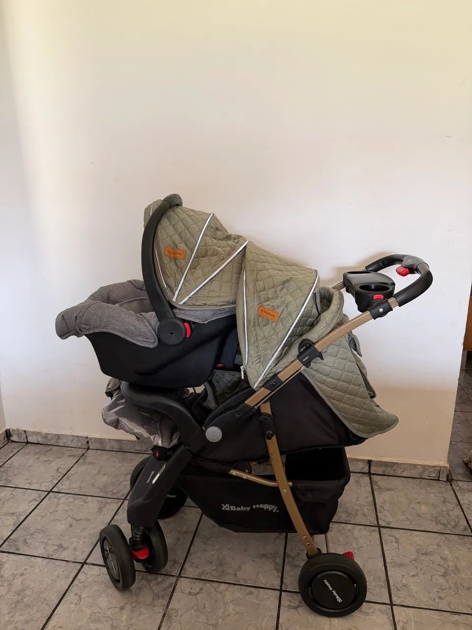 Carrinho de bebê com bebê conforto  - Foto 5