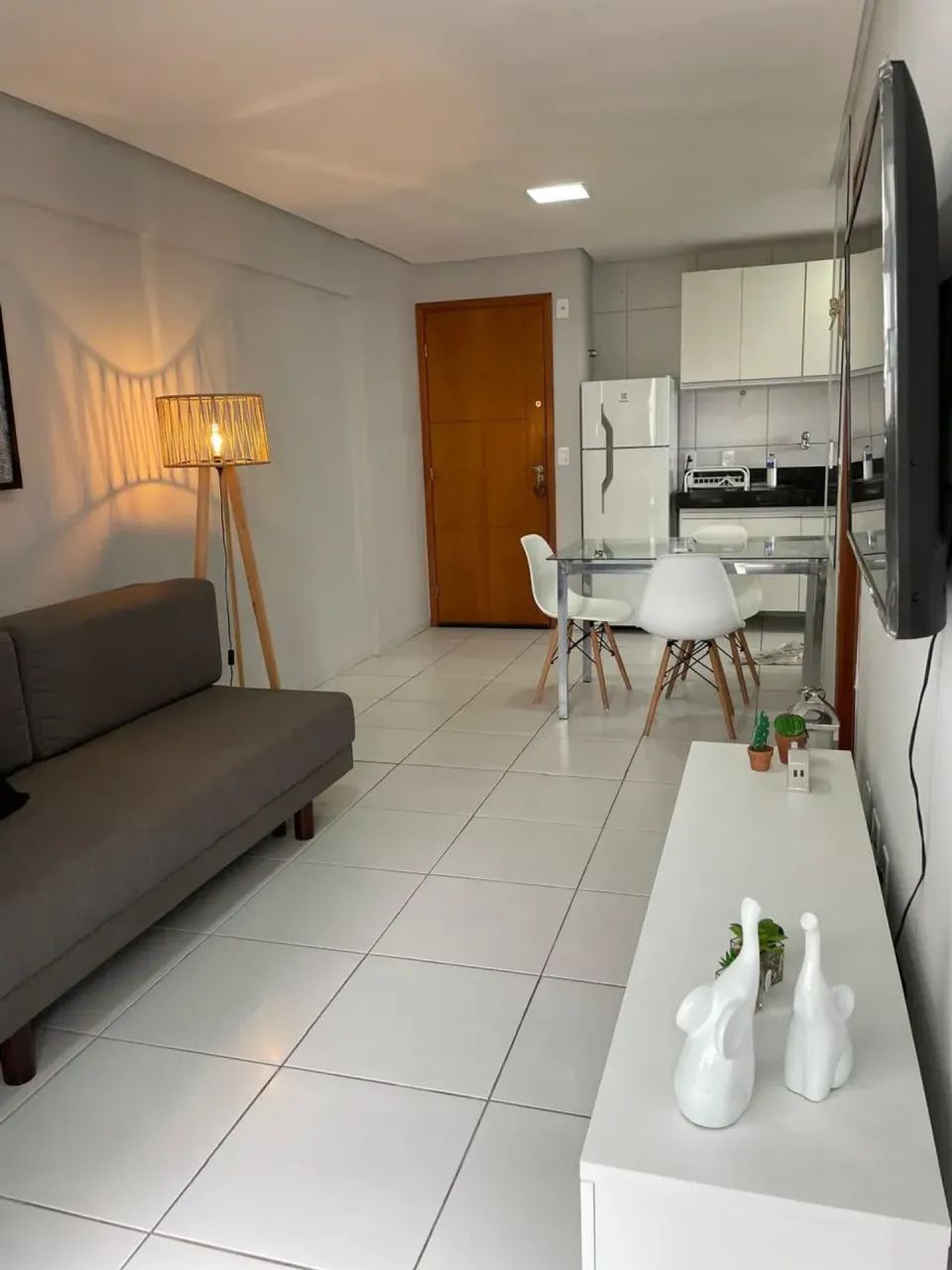 Quarto e sala com varanda na Ponta Verde - Foto 4