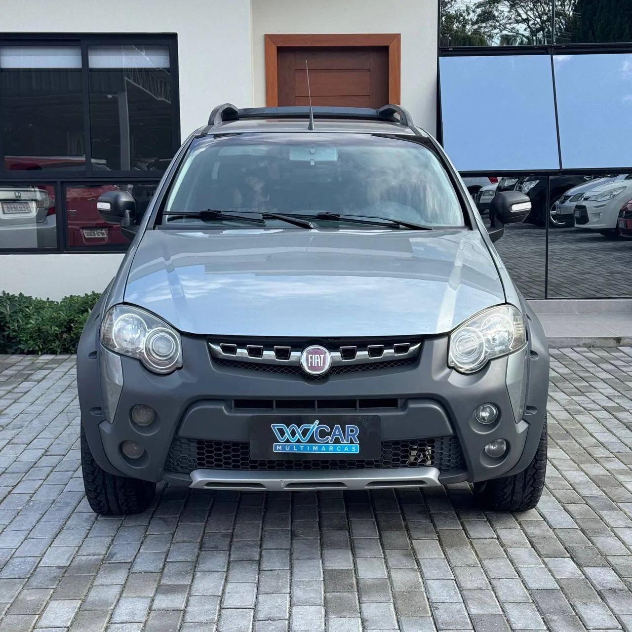 Fiat Strada Adventure1.8/ 1.8 Locker Flex CD 2013 - Foto 2