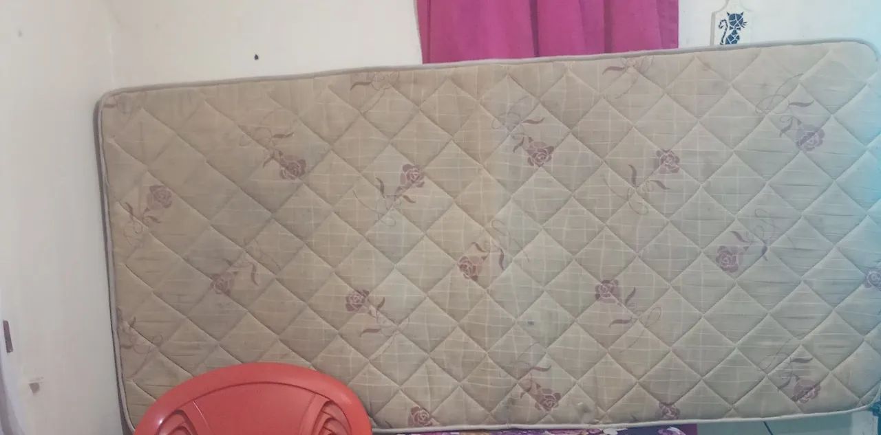 Vendo mesa e colchão.  - Foto 2