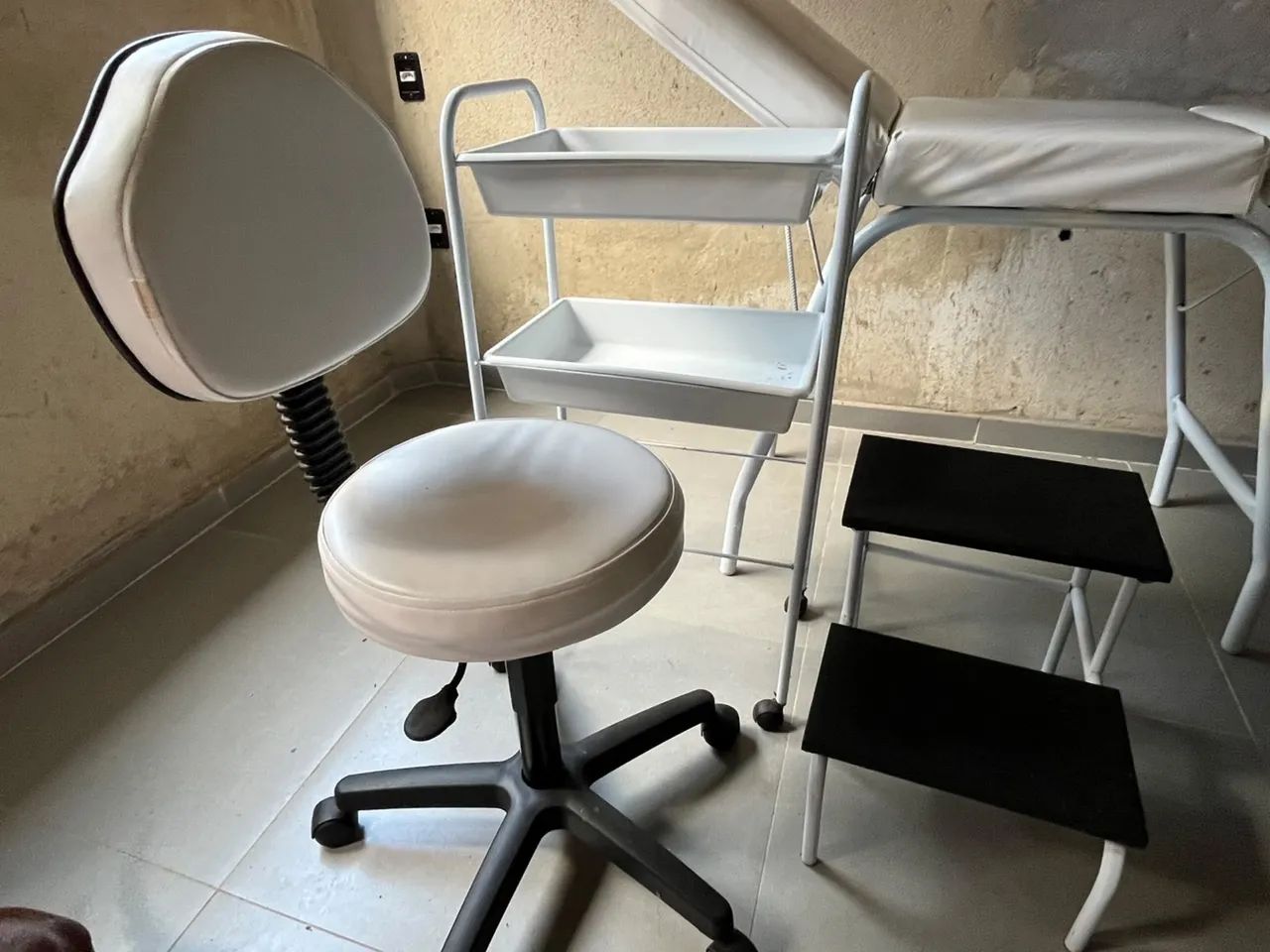 Kit maca completo - Mocho, escada e carrinho auxiliar  - Foto 2