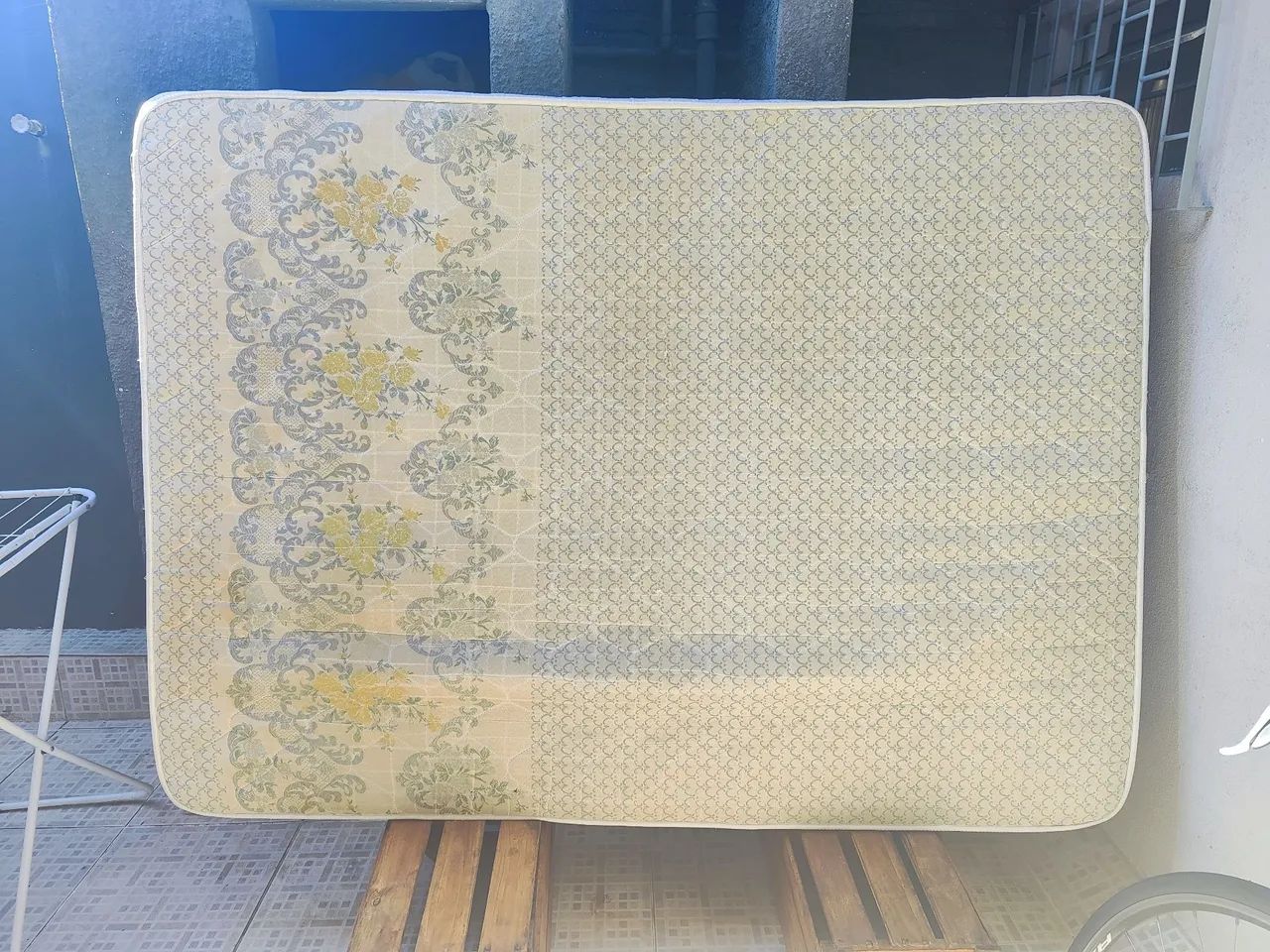 Cama Queen e colchão  - Foto 3