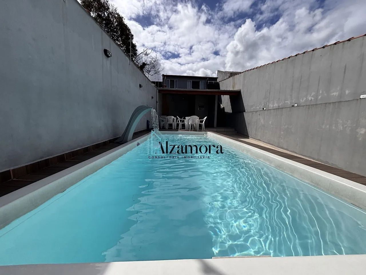 Casa com piscina a venda em Itanhaém