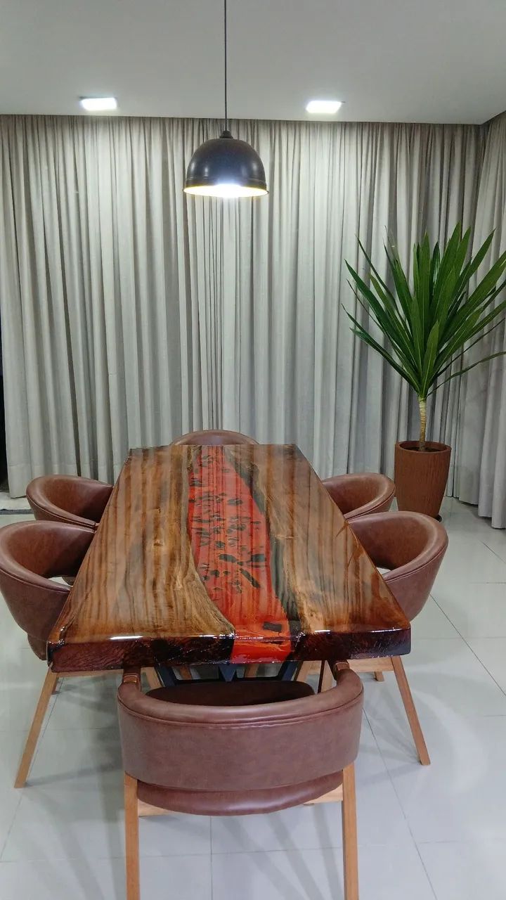 Mesa  de jantar  resinada
