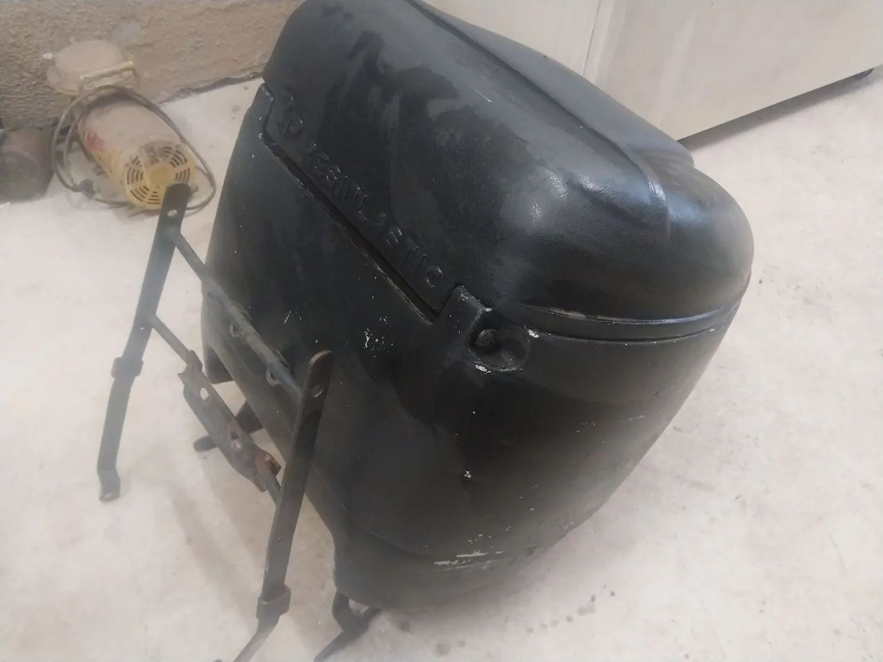 Baú  com suporte