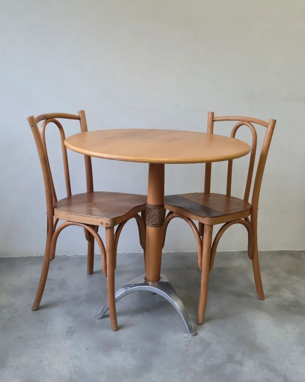 Mesa e cadeiras, puro charme!