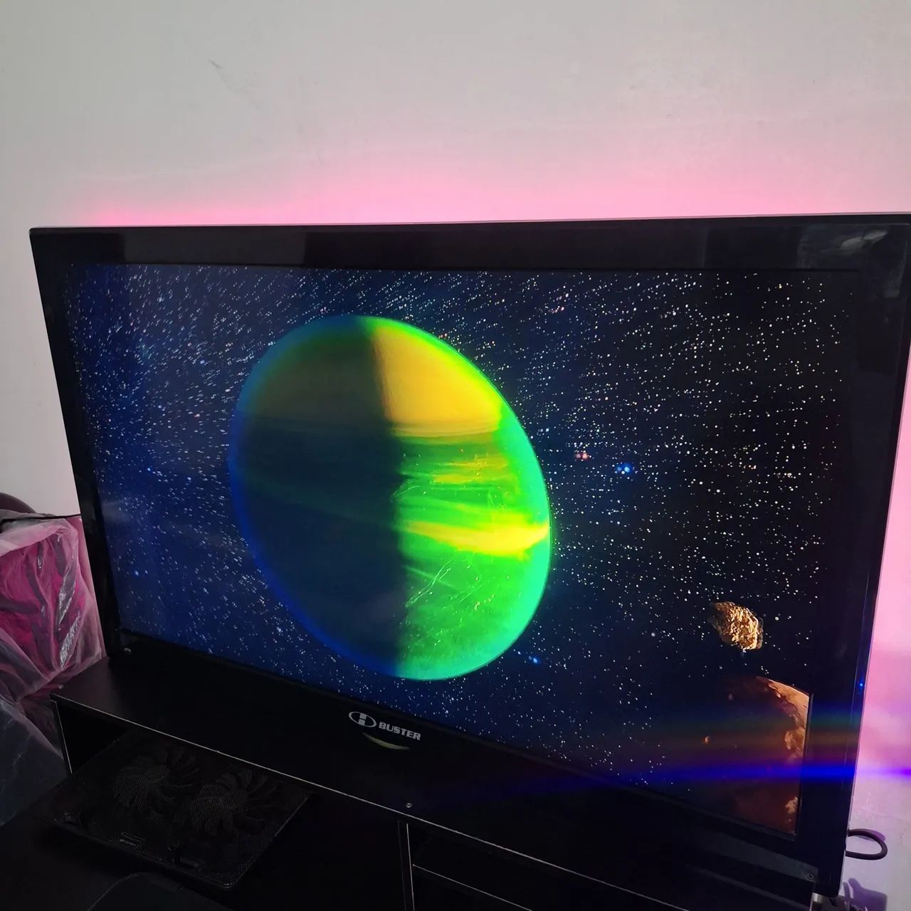 Tv 42" HBuster 