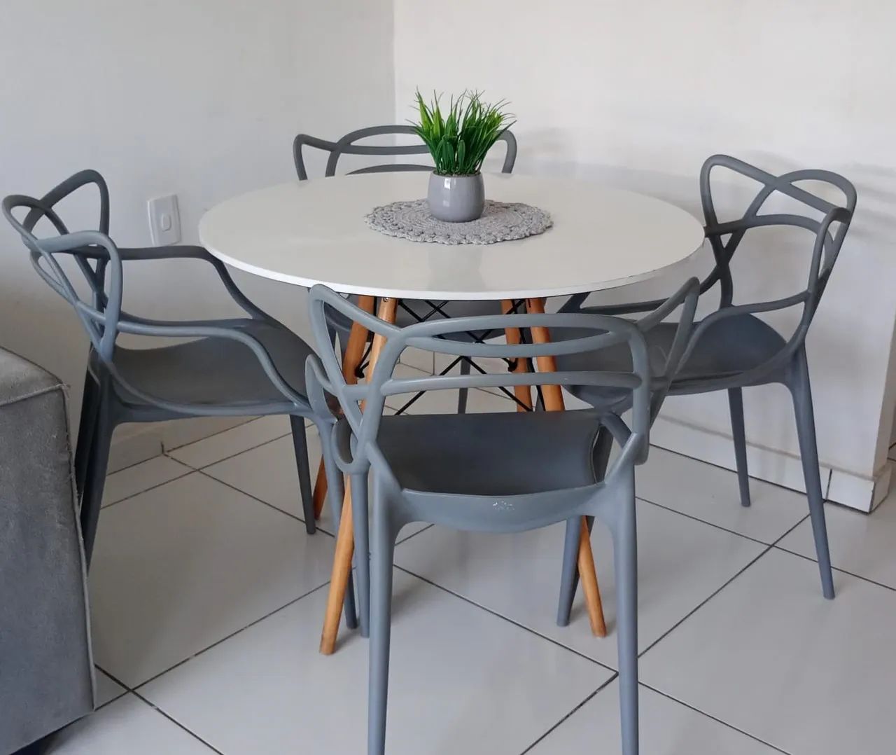 Mesa com 4 cadeiras 