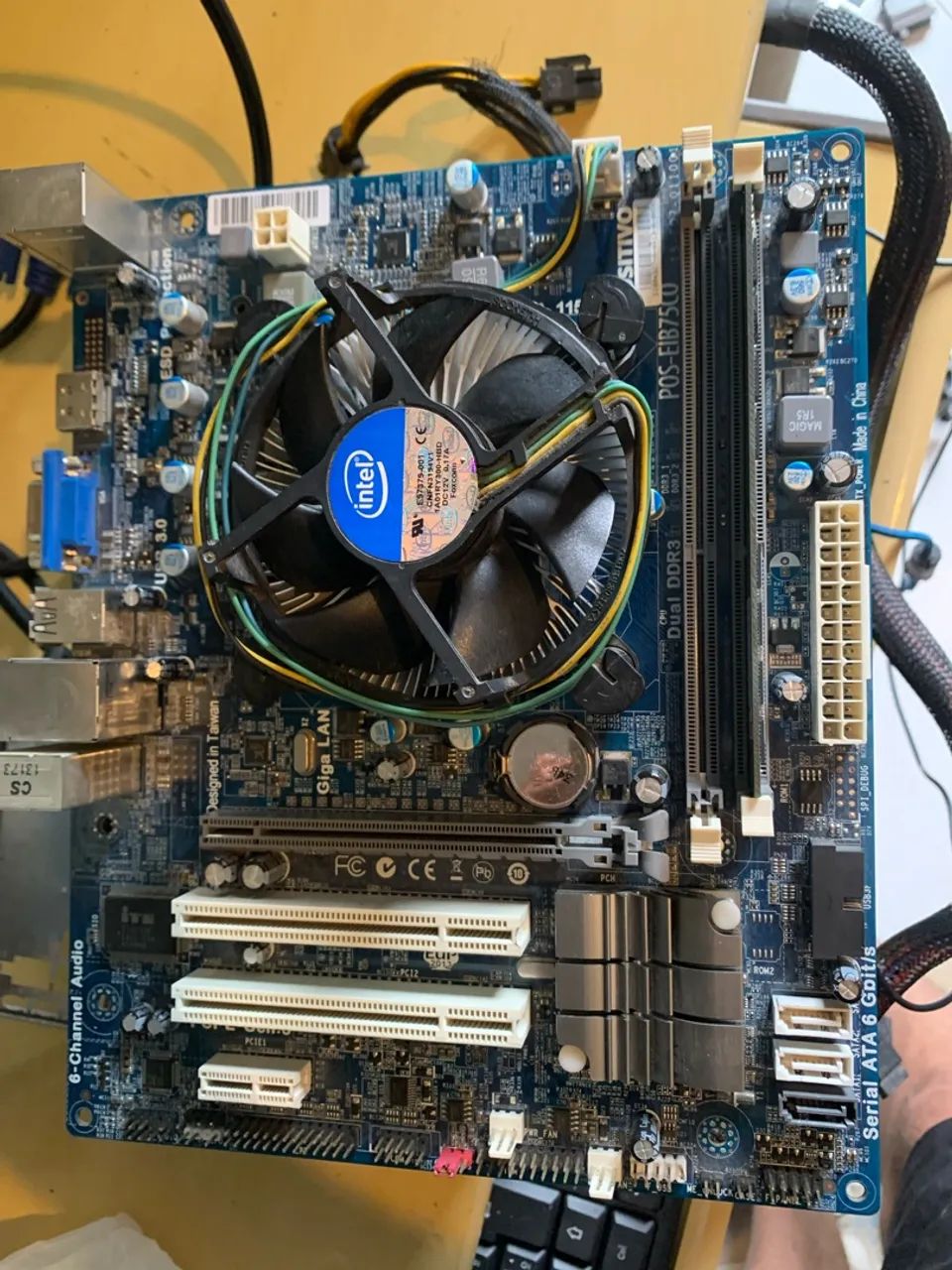 Kit placa mãe + i7 + 4GB 