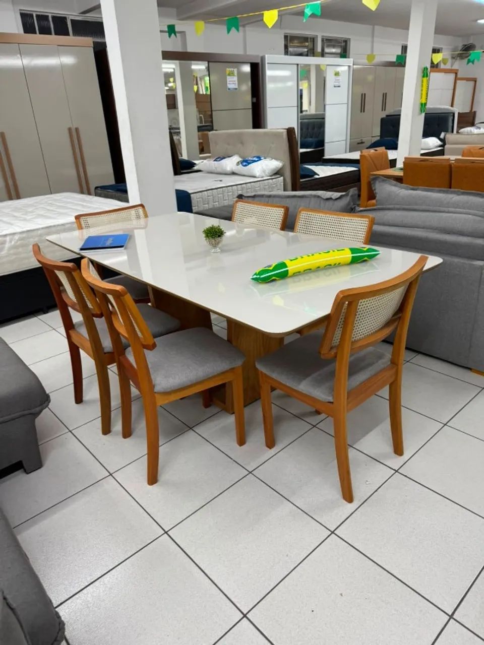 Mesa de 6 Cadeiras Linha Premium