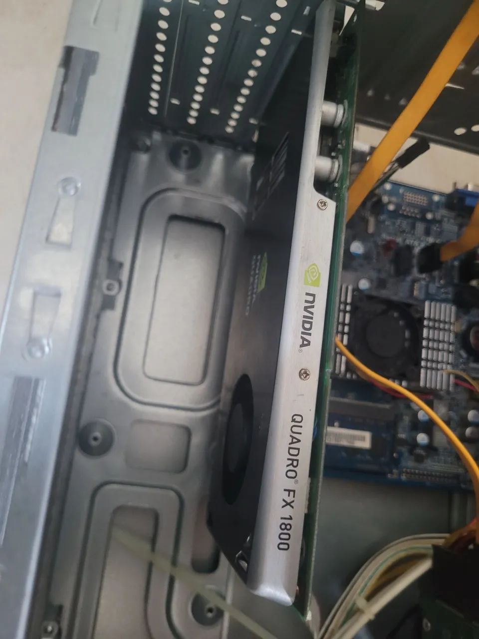 Placa de vídeo Nvidia Quadro com defeito - Foto 3