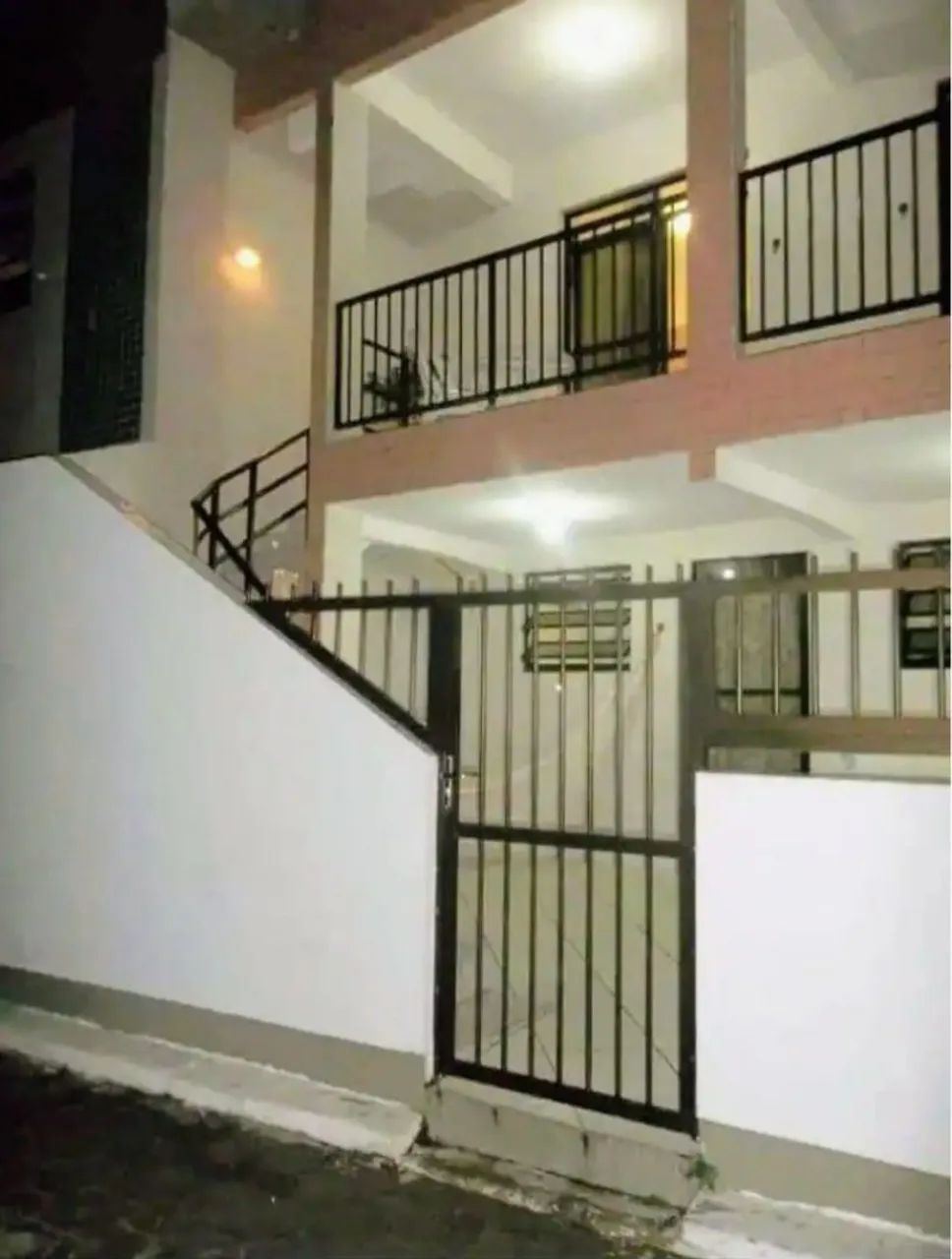 Alugo hermoso apartamento mensual 50 metros da praia Barra da lagoa