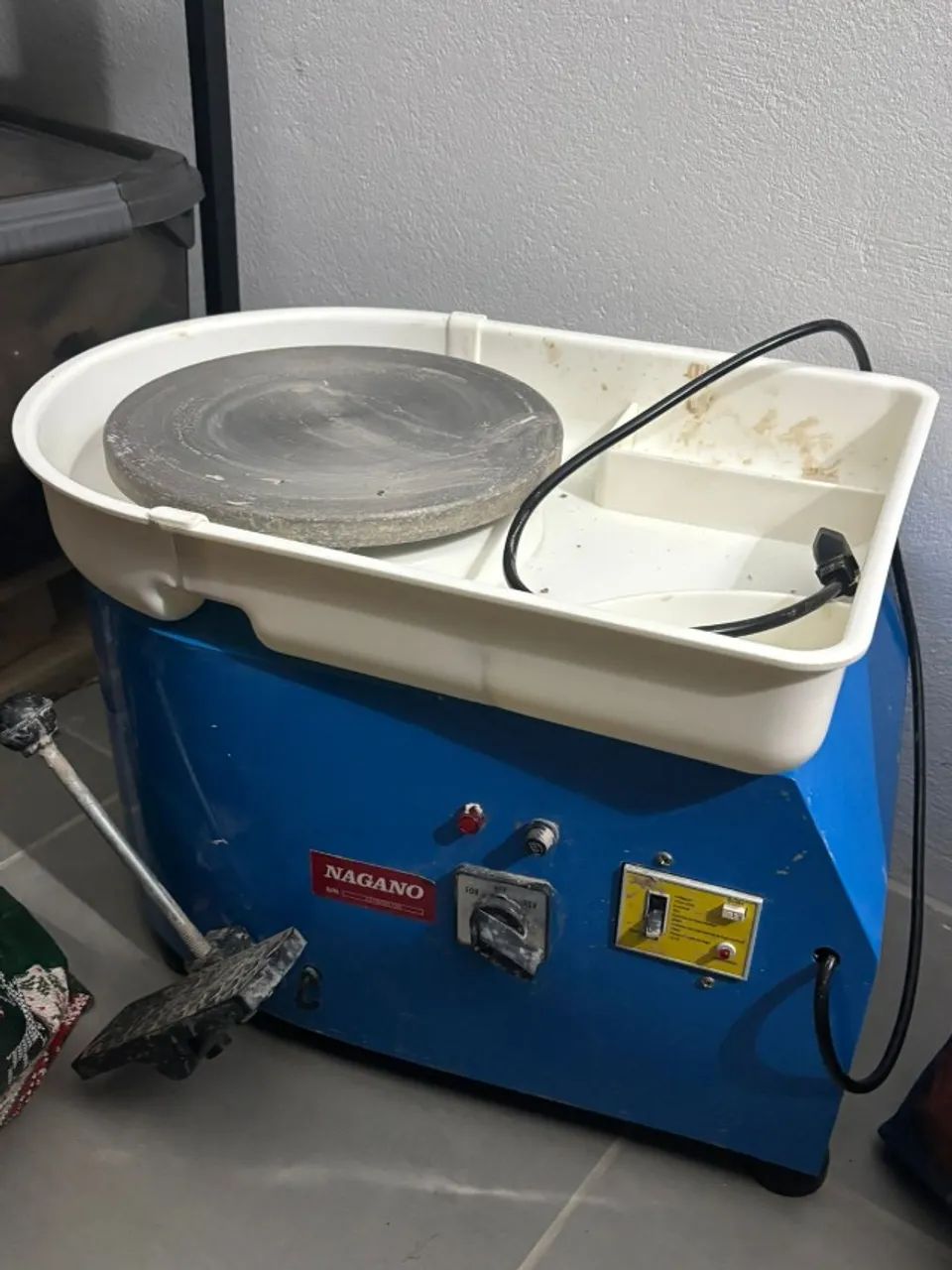 Torno de oleiro elétrico 