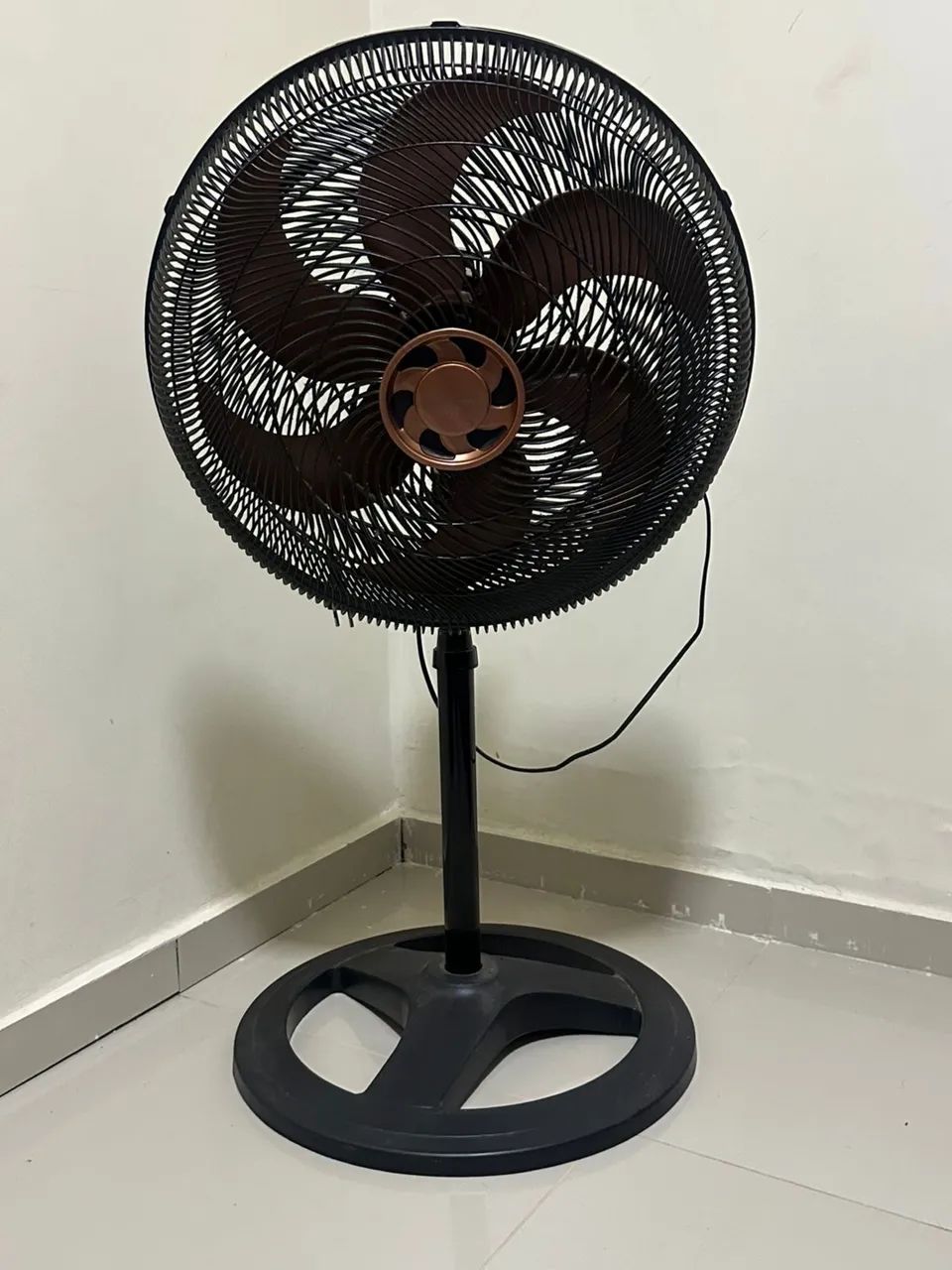 Vende-se Ventilador com regulagem de altura  - Foto 2