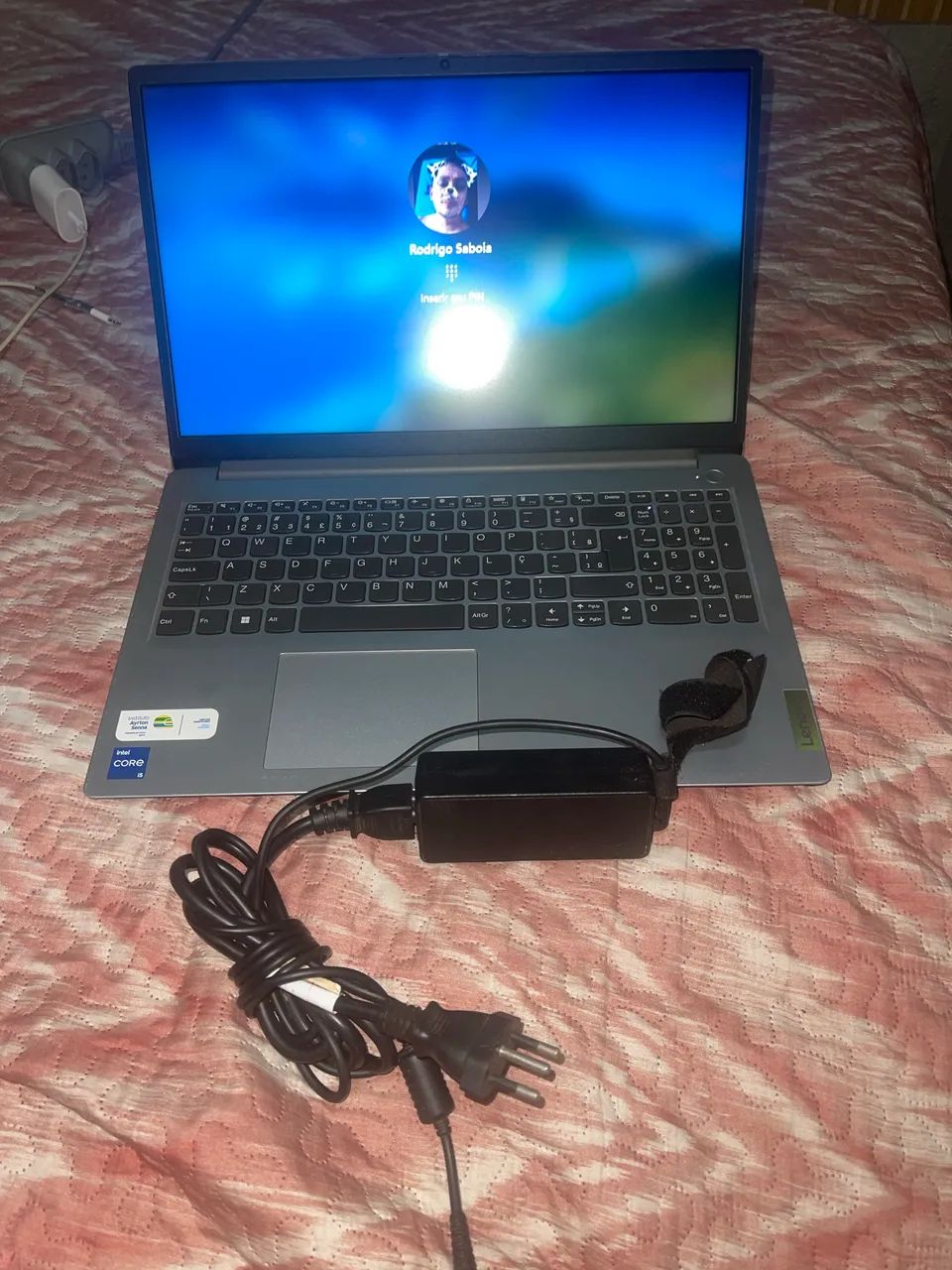 VENDO NOTEBOOK LENOVO 2.500 - Foto 2