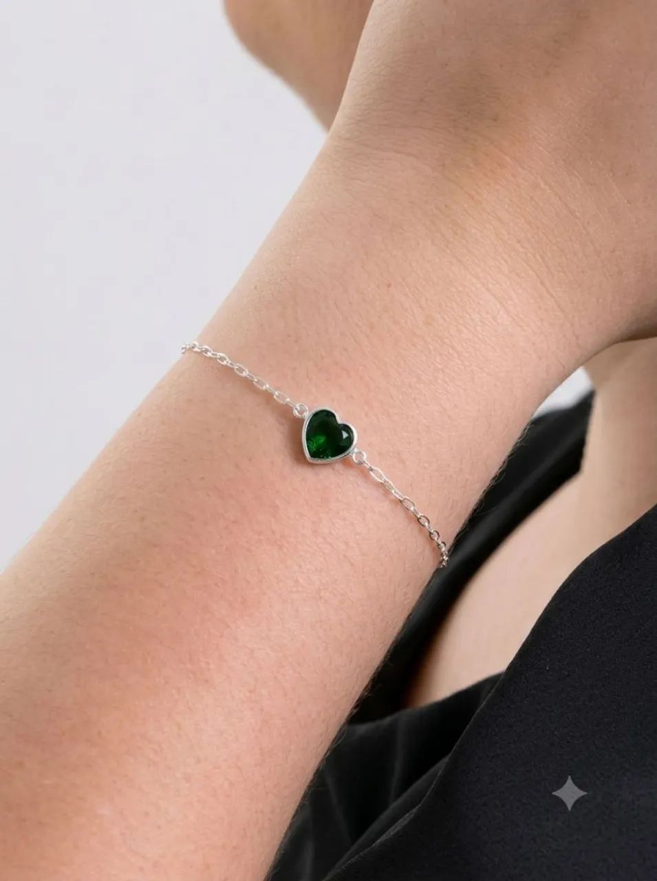 Pulseira de Prata com Pingente de Coração Verde Zircônia  - Foto 2
