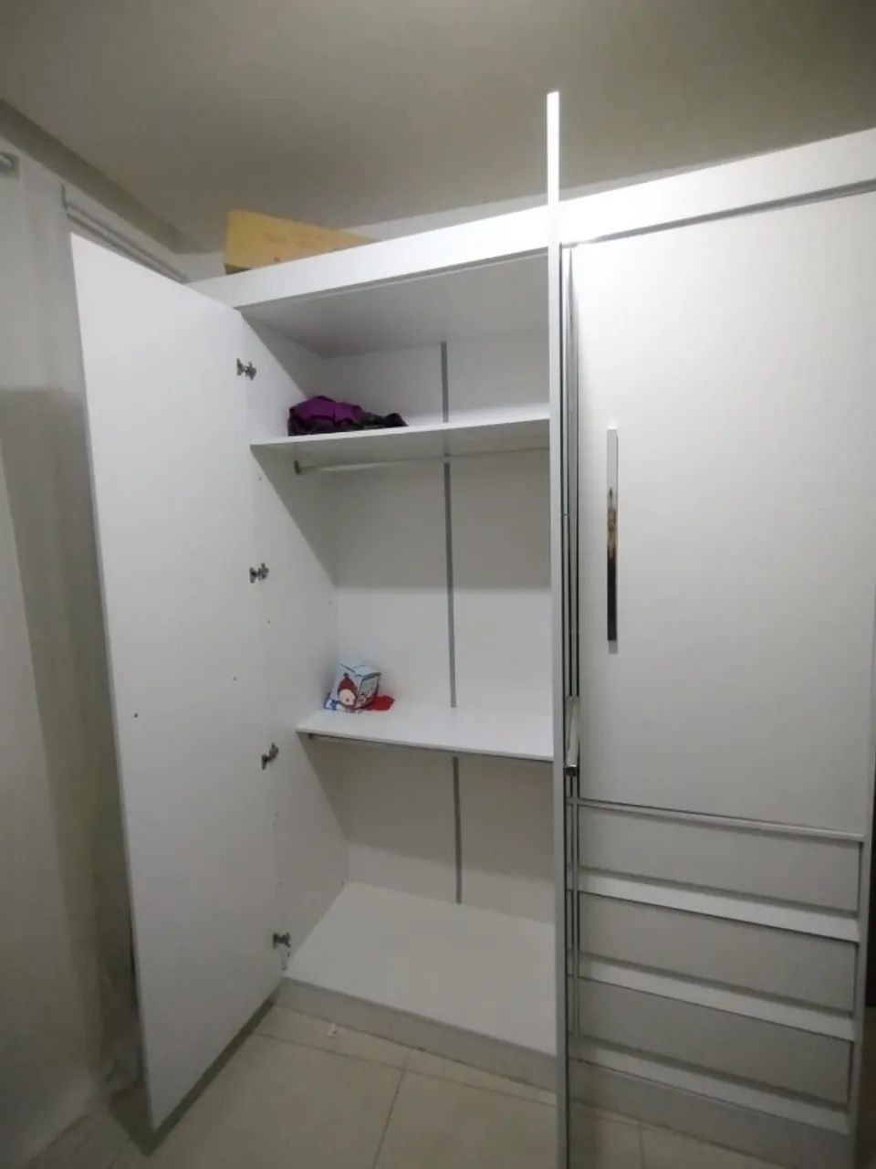 Guarda-roupa Casal com Espelho 4 Portas 6 Gavetas Araplac- LER O ANUNCIO COM ATENÇÃO - Foto 4