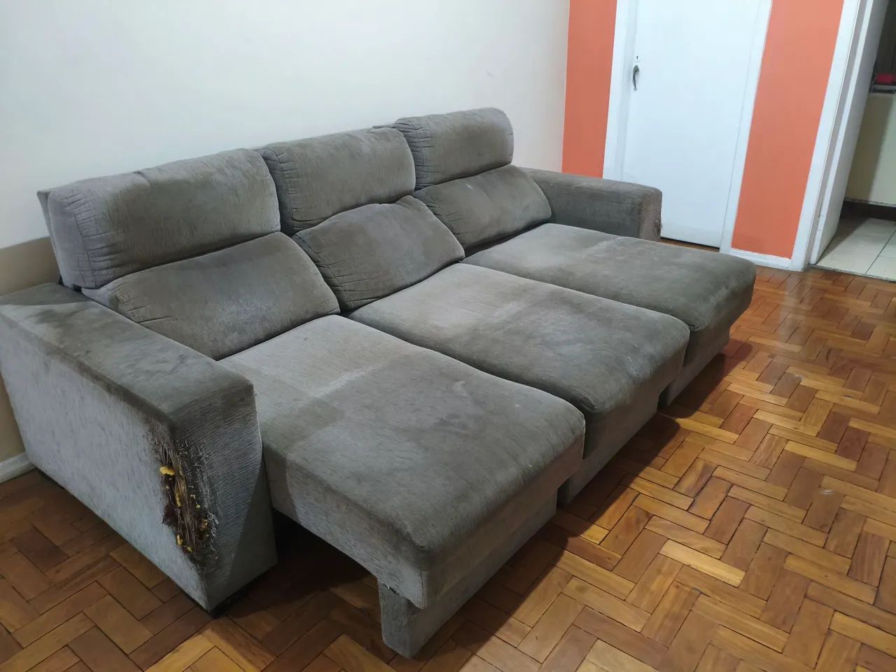 Sofá três lugares  - Foto 4