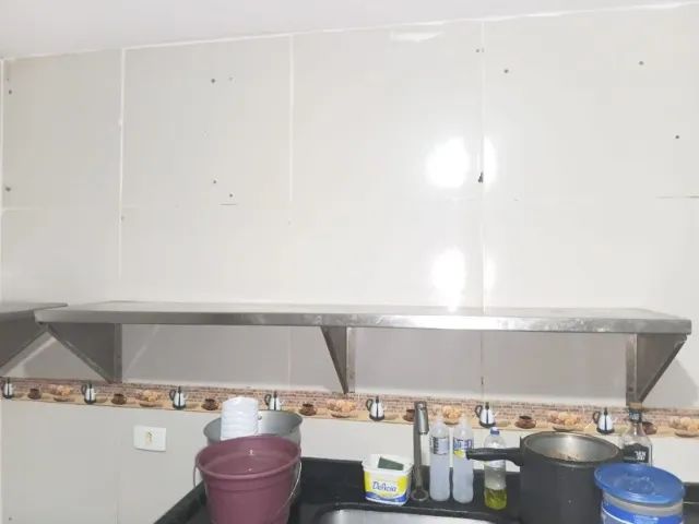 Prateleiras inox para restaurantes, lanchonetes e etc