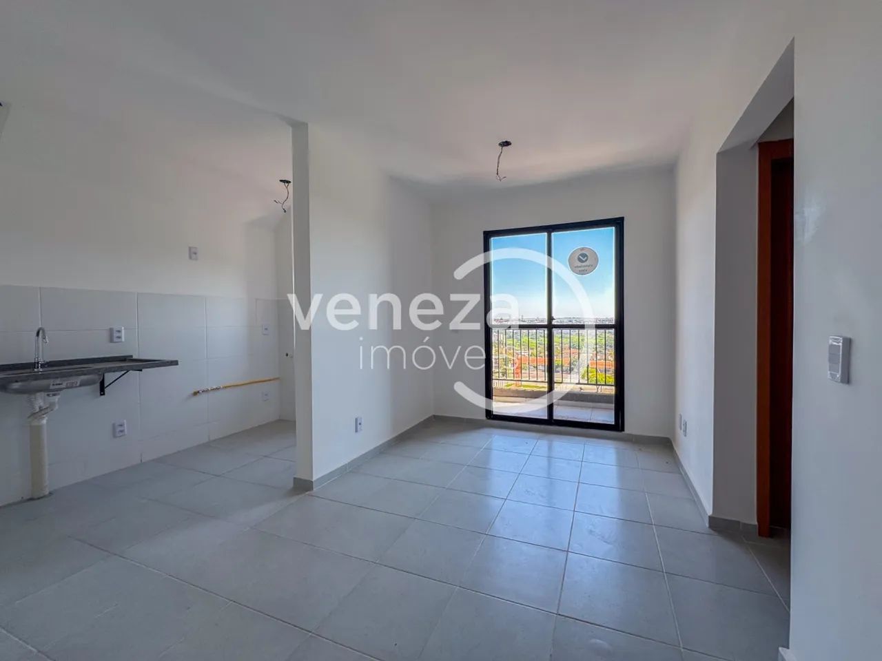 Apartamento à venda no Edifício Ever, região Norte de Londrina - Foto 4