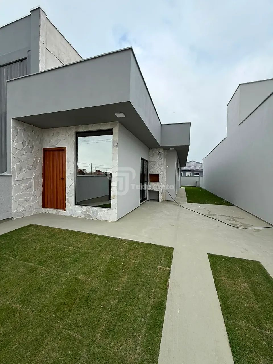 Casa Geminada 3 Quartos com 1 Suíte e 76m² - Guarda do Cubatão