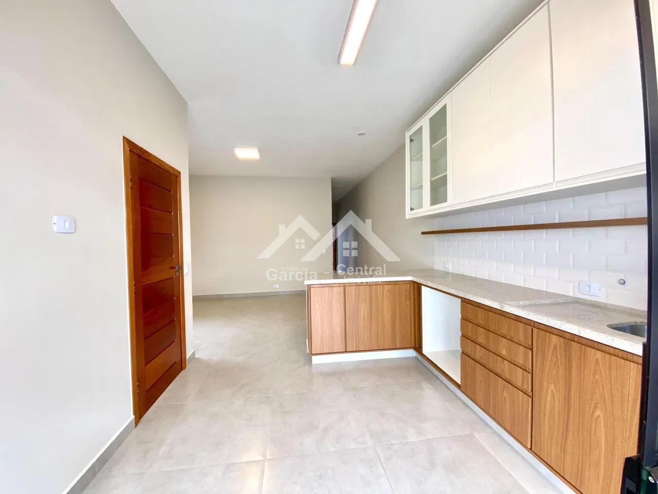 Casa nova com piscina em Peruíbe REF: 8408 - Foto 2