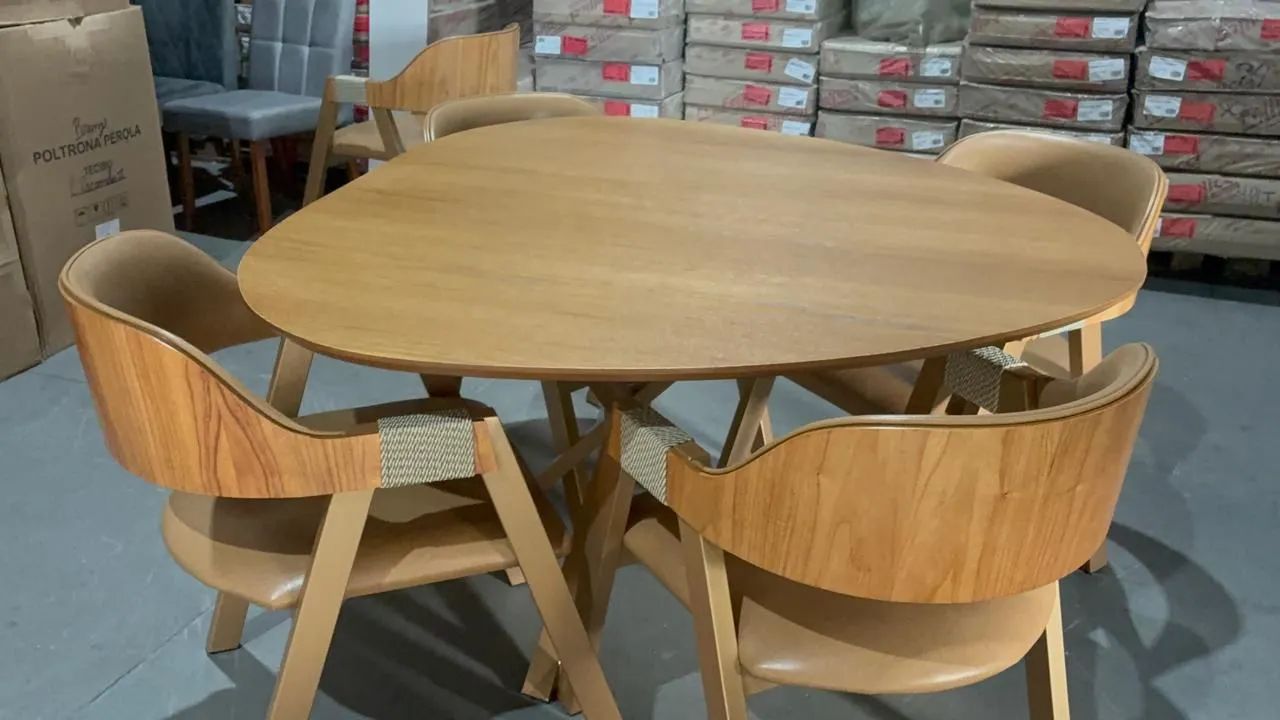 Mesa de Jantar Orgânica madeirada Com 4 Cadeiras Poltronas - Foto 2