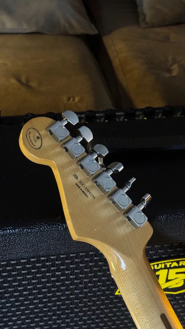 Fender Standard Limited Edition HSS - Foto 3
