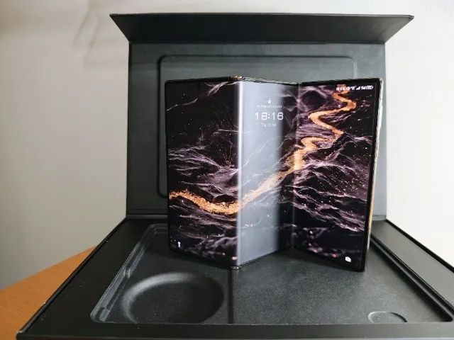 Huawei Mate XTs Ultimate Design 16GB + 512GB Preto - Foto 2