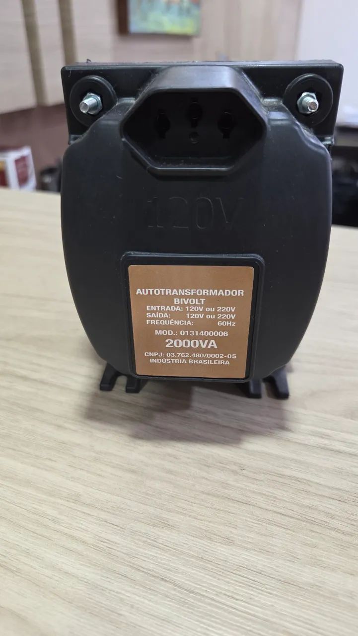 Transformador 220/127V 2000VA