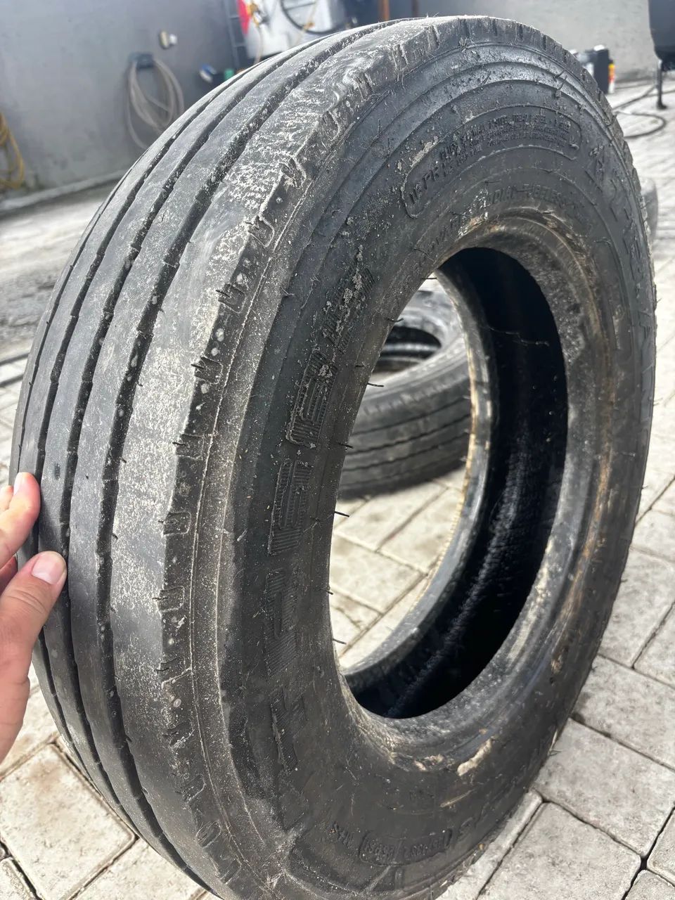 Pneus 215/75R17,5 - Foto 5