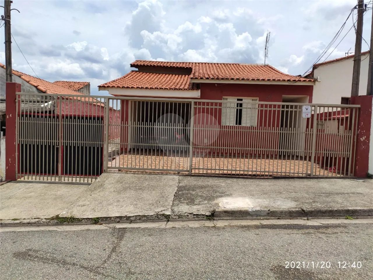 Linda casa com edícula a venda na Zona Oeste!