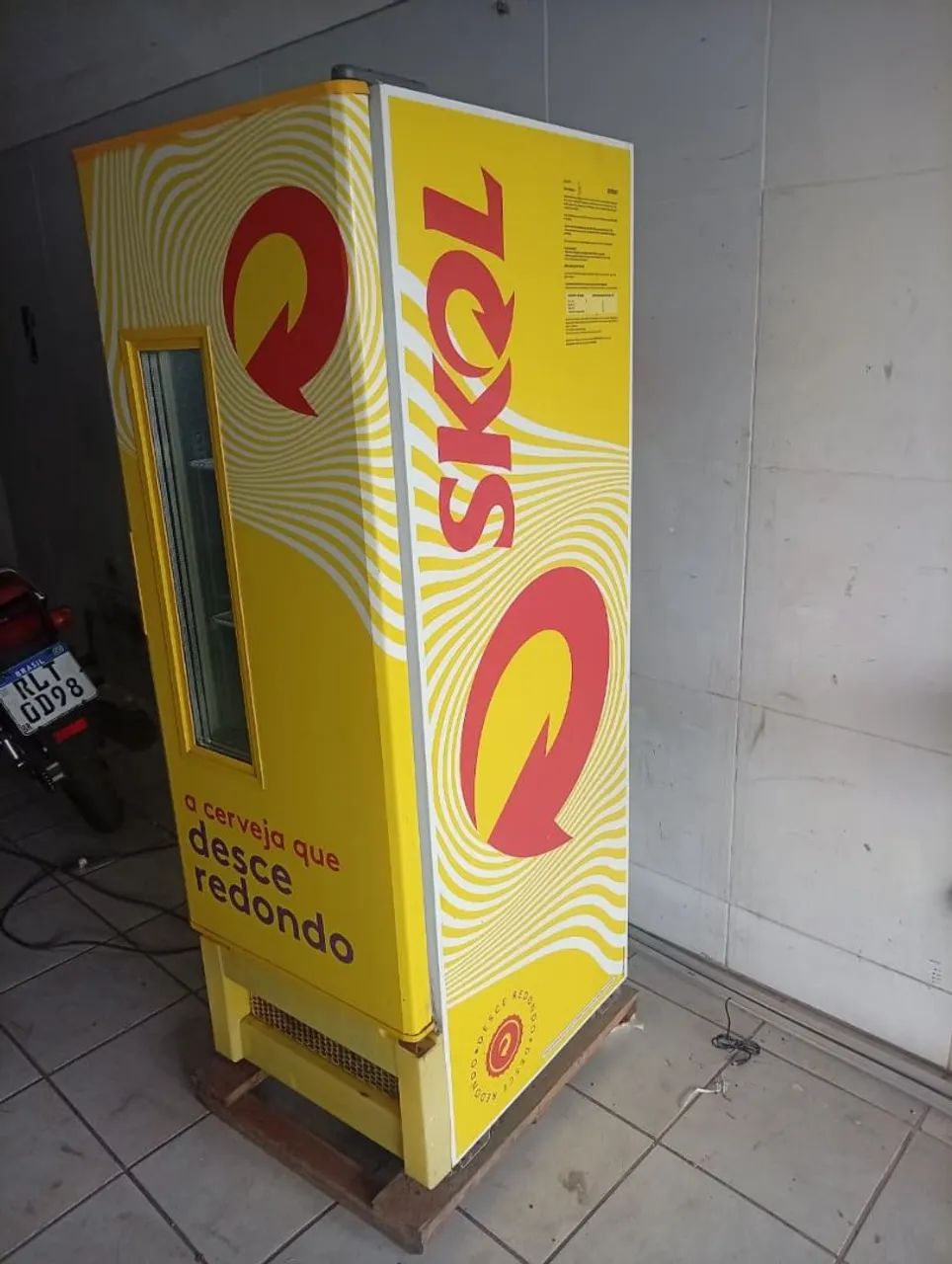 Cervejeira bem conservado 