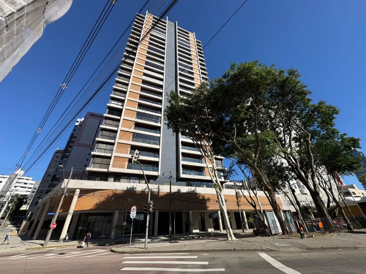 Loja 250m2 priv + 6 vagas Aprox 450m2 exclusivos - Foto 2