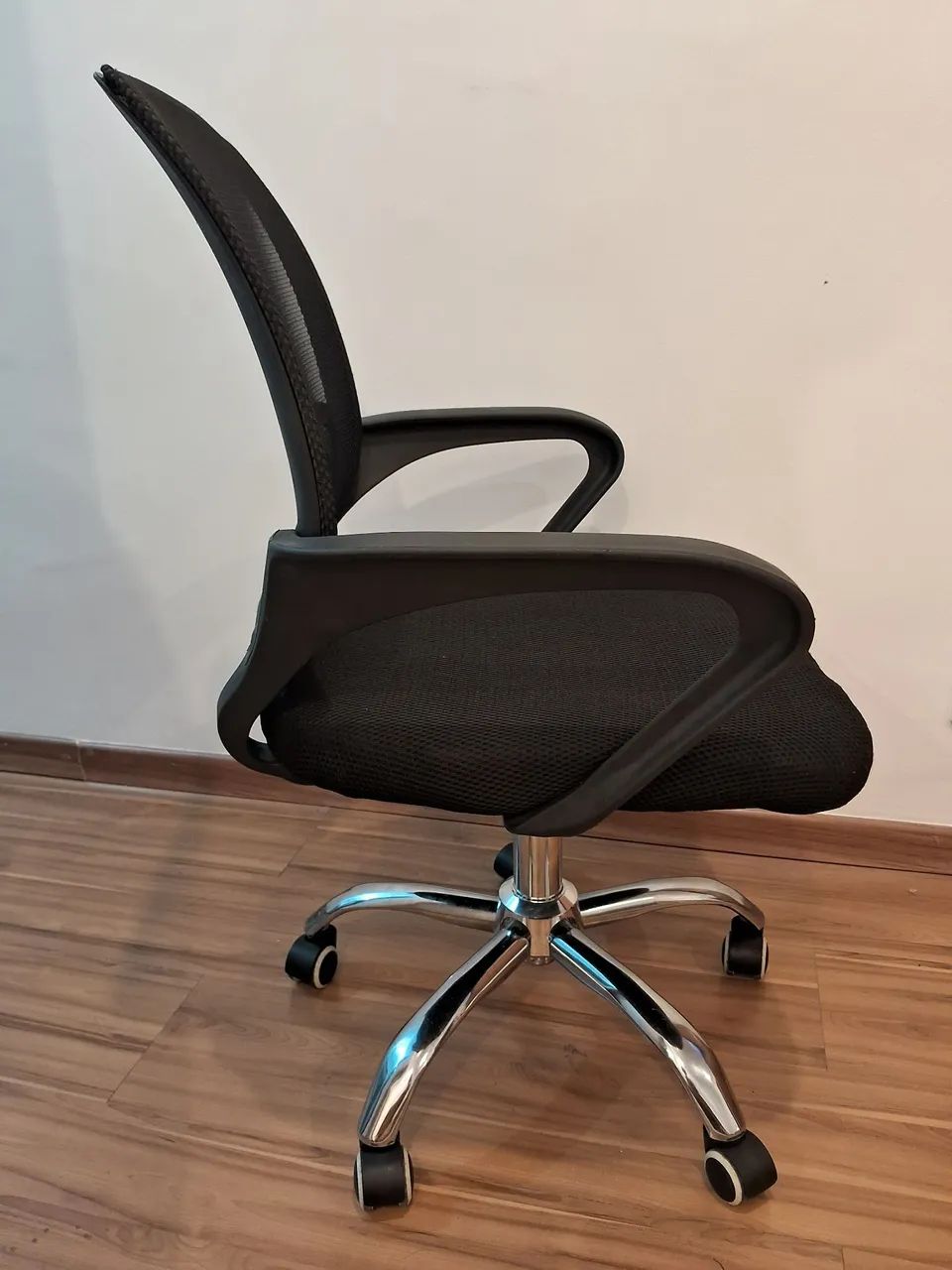 Cadeira de Escritório - Seminova  - Foto 2