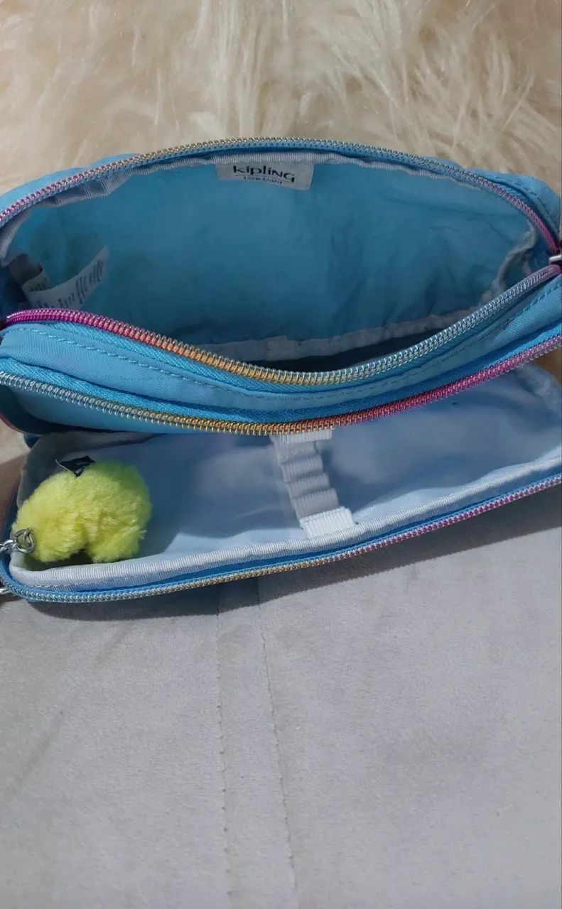 estojo kippling praticamente novo mas sujinho  - Foto 5