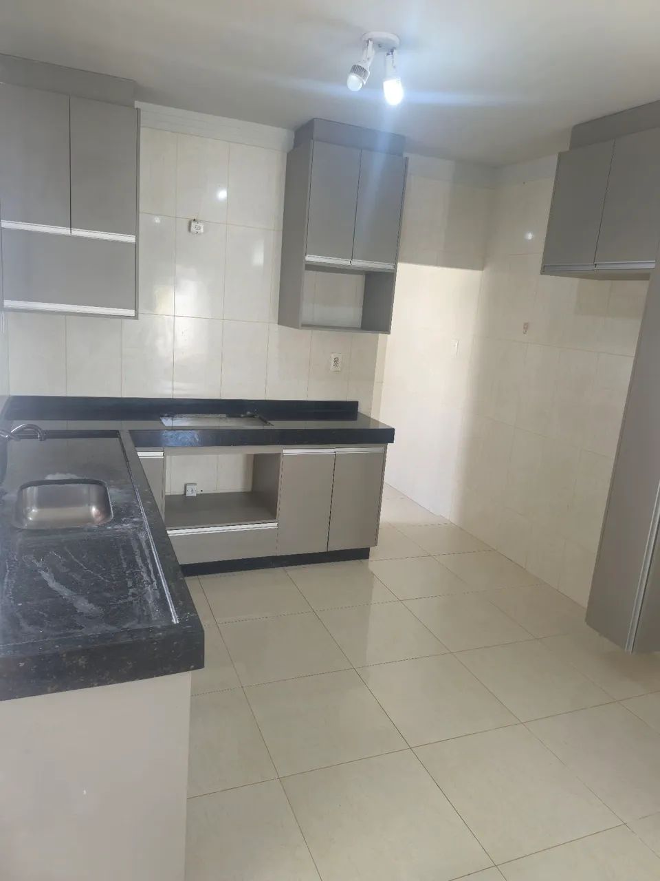 Venda de casa de esquina Cond. Terra Nova3 - Foto 4