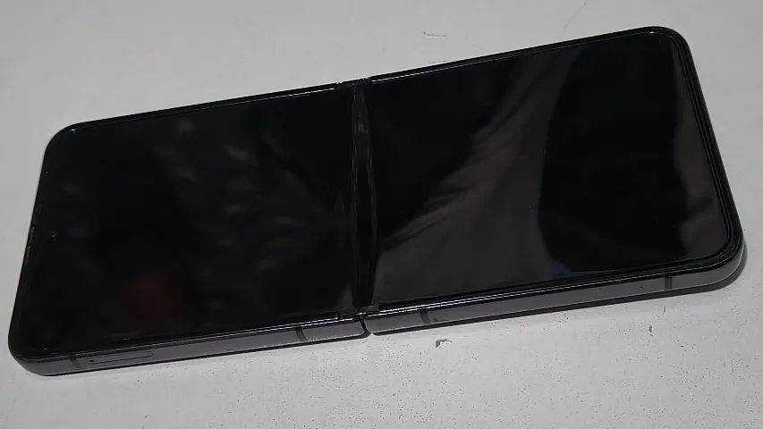 Galaxy z flip 4 COM DEFEITO!