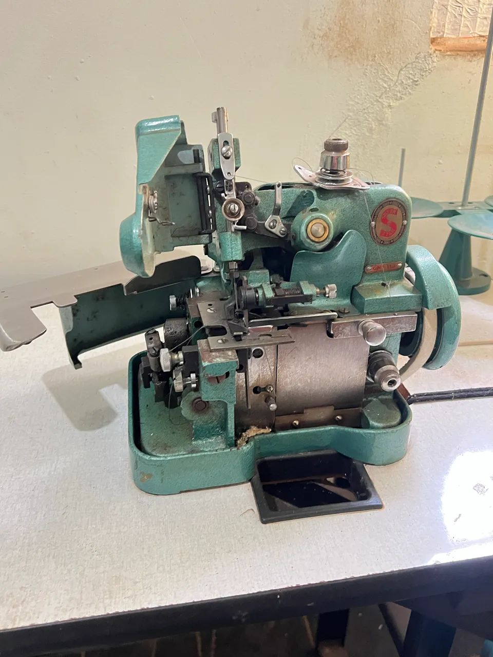 Máquina overloque  - Foto 2
