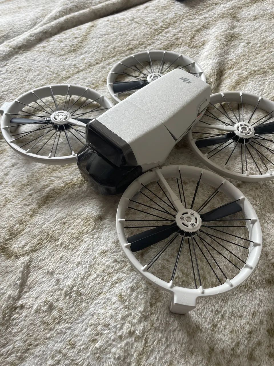 Drone flip stander uma bateria 