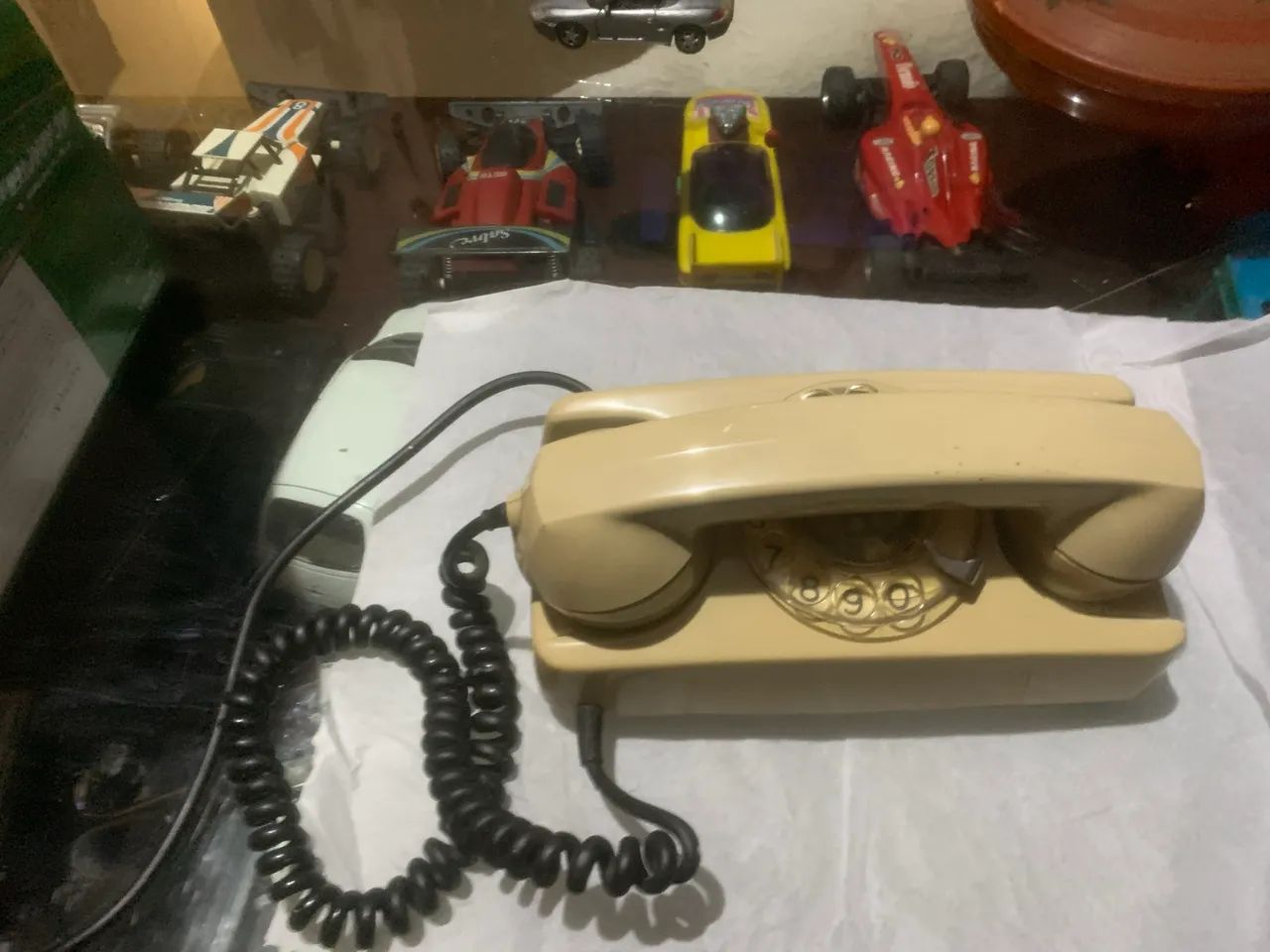 telefone antigo de mesa com disco de discagem - Foto 4