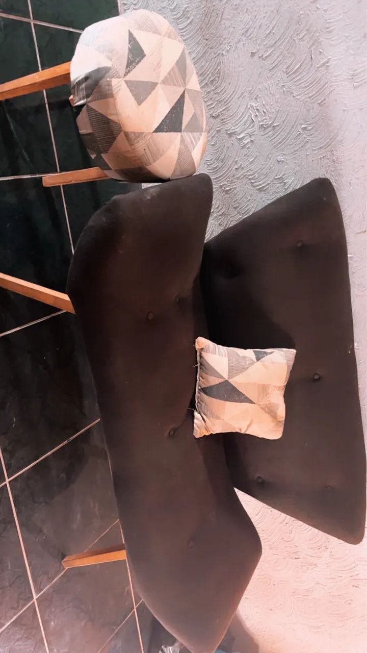Namoradeira 2 lugares e puf